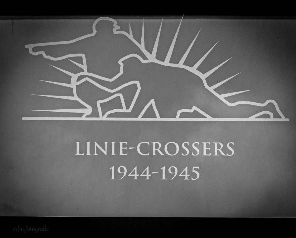 Monument 1 Linie-Crossers