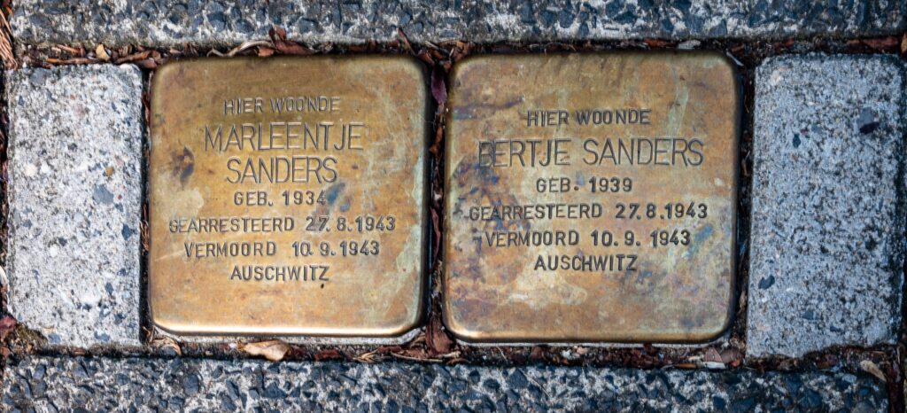 Marleentje en Bertje Sanders.