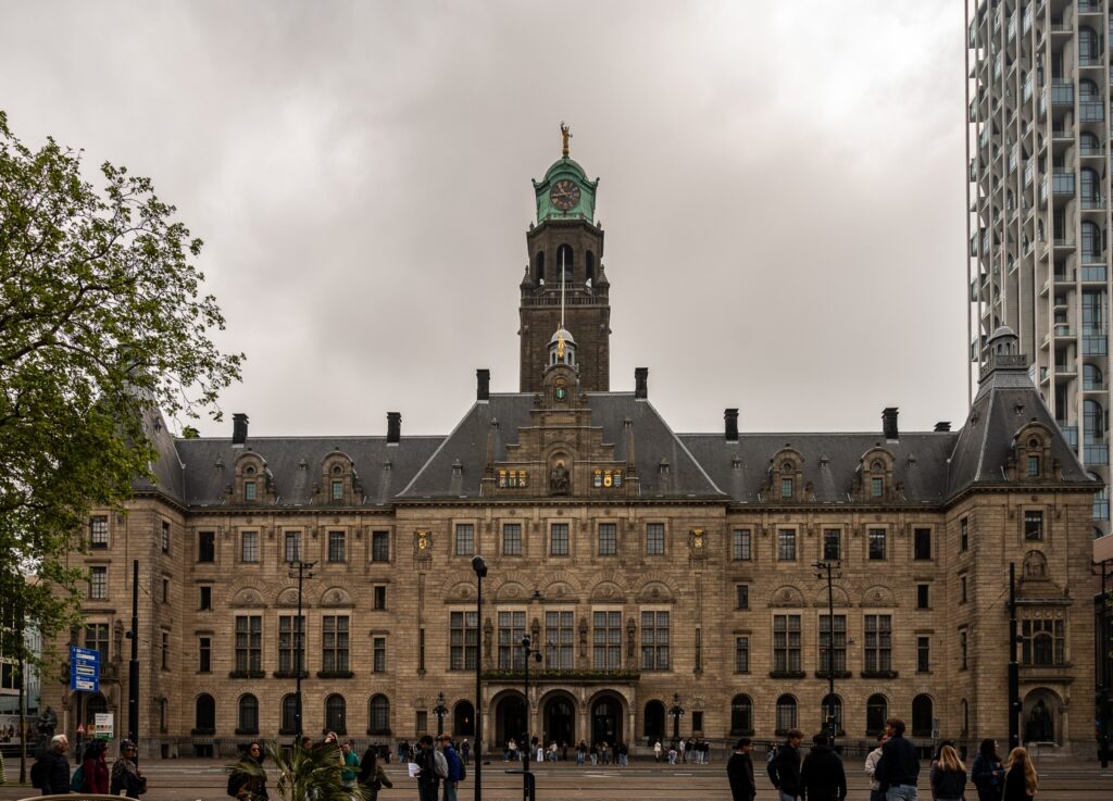 Het Stadhuis van Rotterdam.