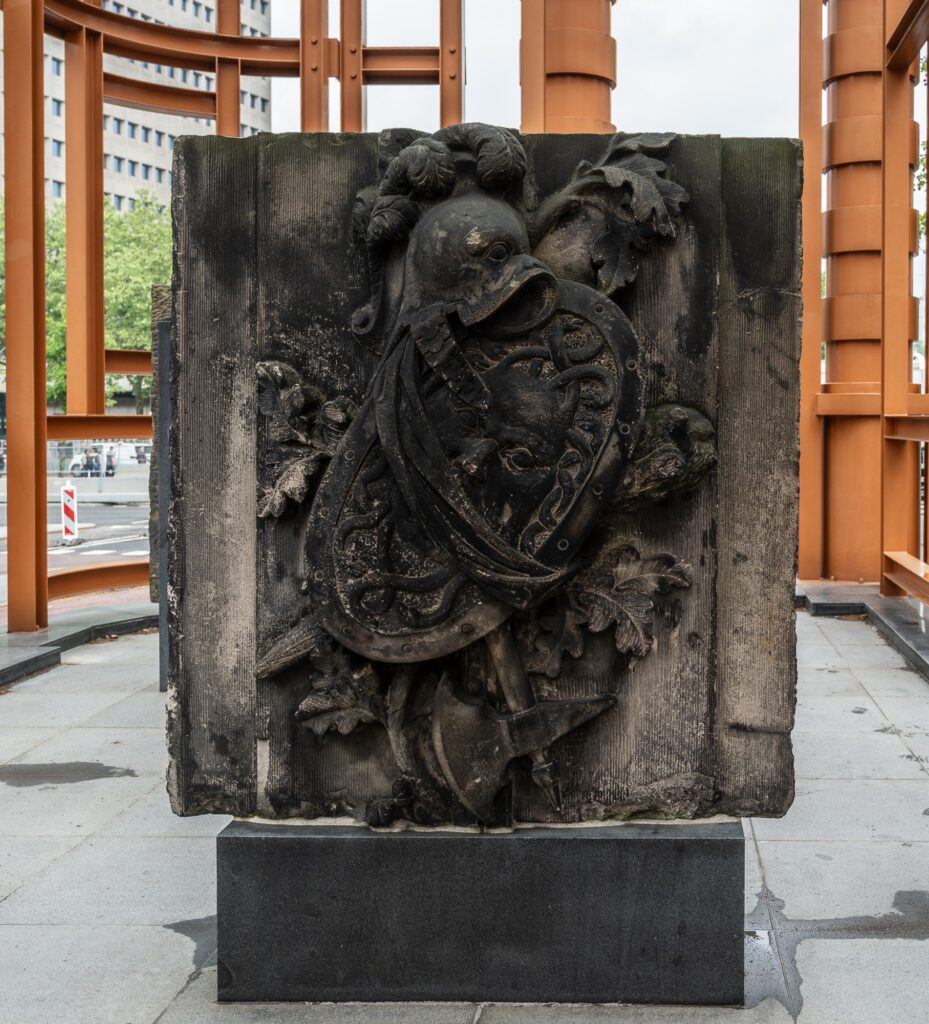 Een stukje van de oude poort.